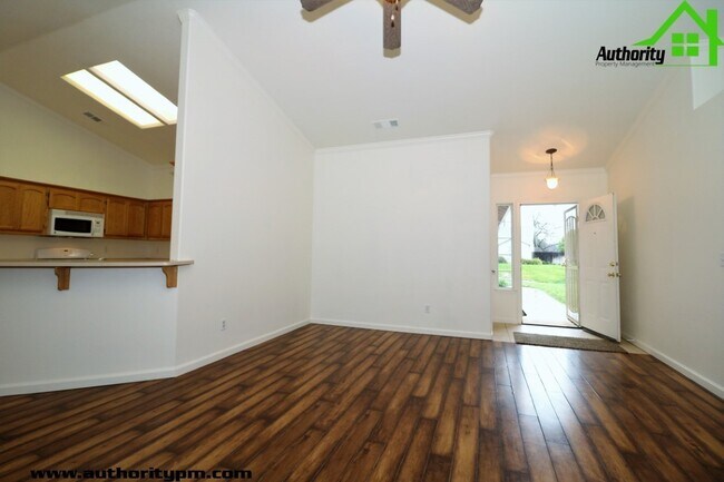 Foto del edificio - 3982 Cambria Super clean home close to sch...