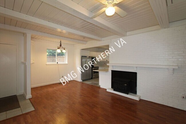 Foto del edificio - 11000 Park Rd