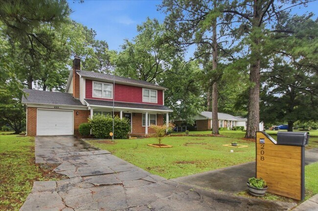 Foto del edificio - 208 Greenbriar Dr