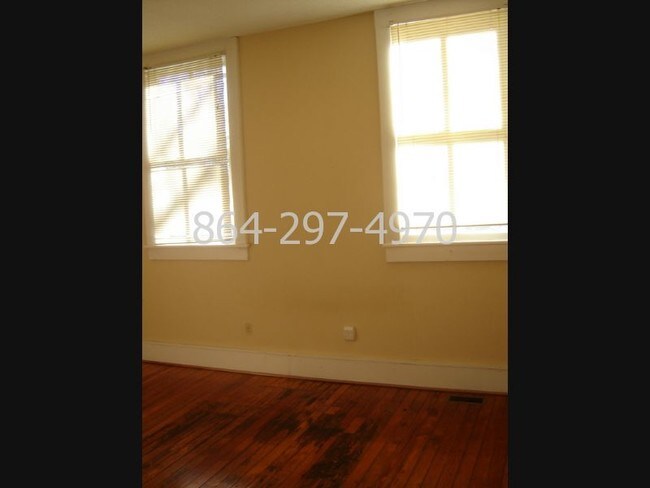 Foto del edificio - 224 W Park Ave