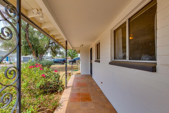 Foto del edificio - 1524 W Ocotillo Rd