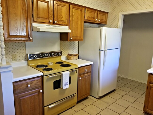 Building Photo - 218 Skyview Dr