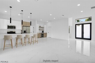 Building Photo - 3202 21st St W