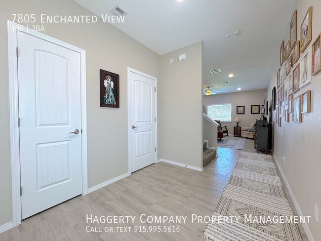 Foto del edificio - 7805 Enchanted View Dr