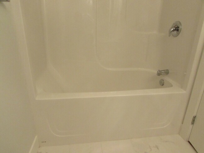 Photo du bâtiment - 263 Golden Oaks Cres