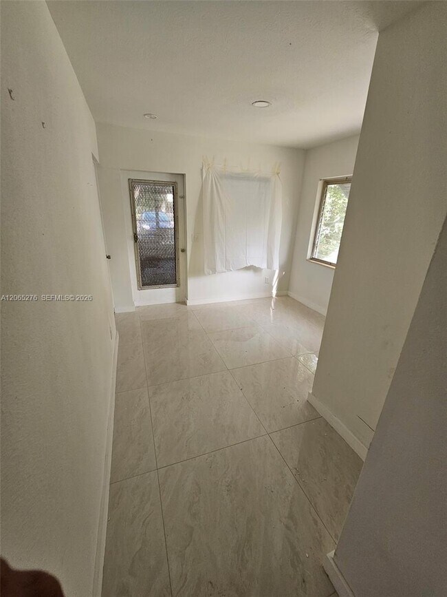 Foto del edificio - 4473 Parmely St