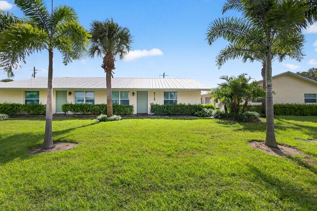 Foto del edificio - 8729 SE Hobe Ridge Ave