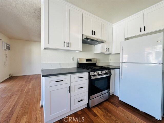 Foto del edificio - 4146 Elm Ave