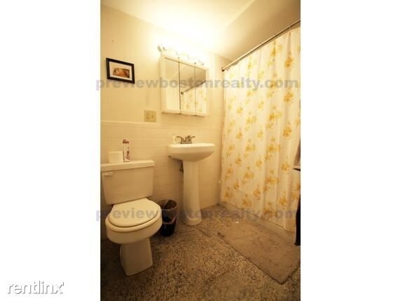 Foto del edificio - 3 br, 2 bath  - 19 Egremont Rd # Gb