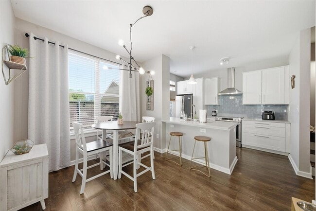 Foto del edificio - 1201 Grove Blvd