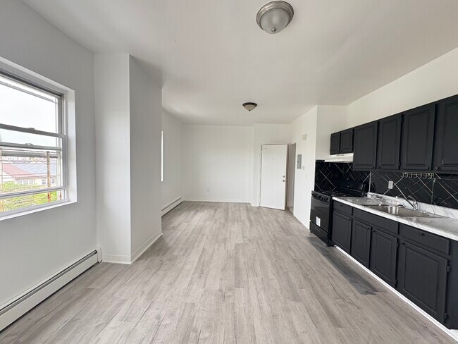 264 1st St 6 - 272 1st St