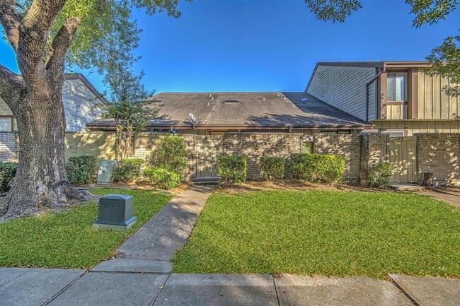 Photo - 12510 Newbrook Dr Townhome
