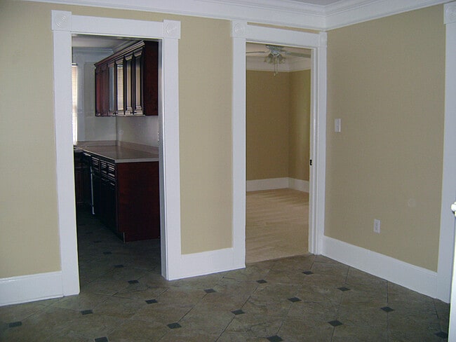 Building Photo - 542 E Gaston St