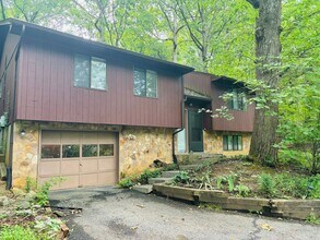Building Photo - 1813 Gardenspring Dr
