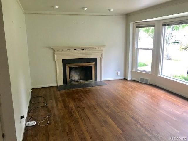 Building Photo - 15705 Buckingham Ave