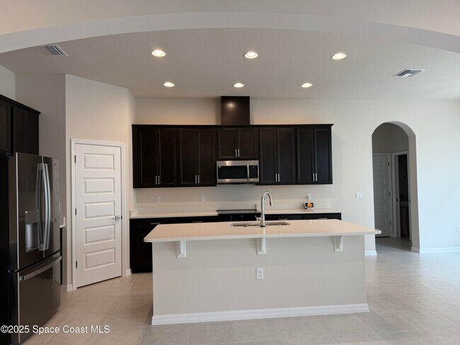 Foto del edificio - 7959 Allure Dr