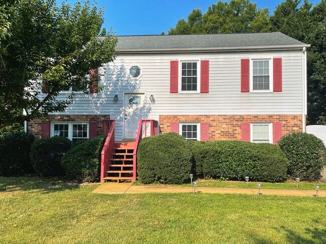 Front of house - 116 Acres Ct