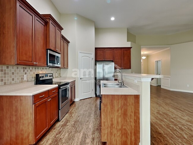 Building Photo - 172 Lakepointe Dr