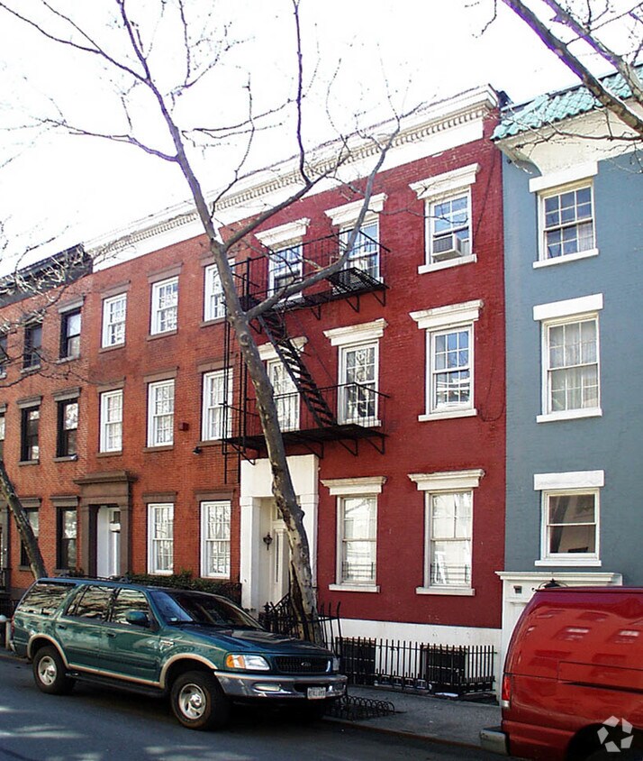 Primary Photo - 56 Charles St