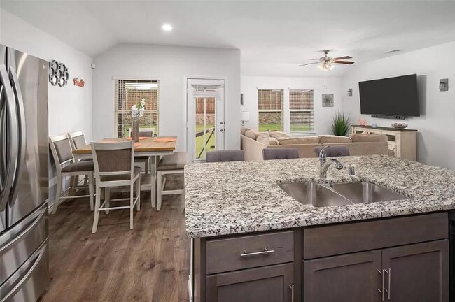 Foto del edificio - 604 Saddle Club Way