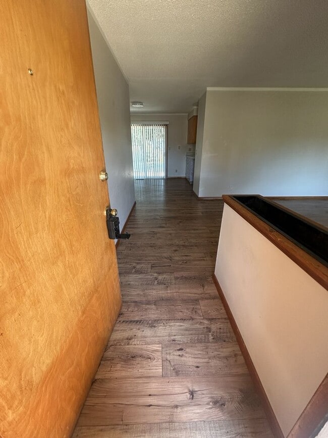 Building Photo - 3 Bedroom 1.5 Bath Ranch in Felida!