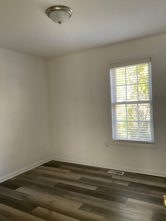 Photo - 1020ROS Apartment