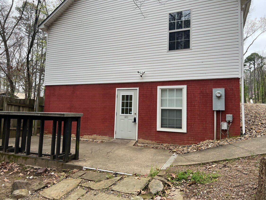 Primary Photo - 13301 Kanis Rd