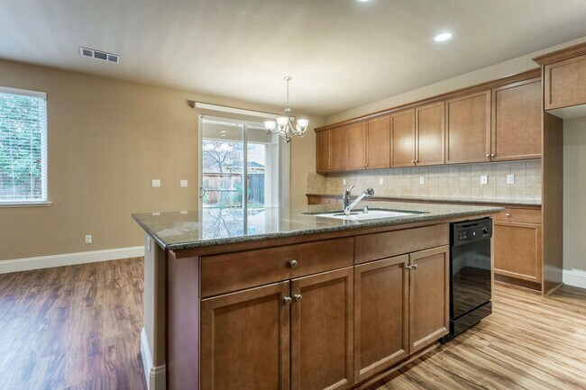 Foto del edificio - Great Harlan Ranch Home! Don't miss out! It won't last long!