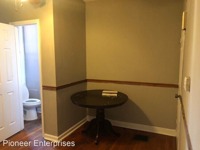 Foto del edificio - 3 br, 1.5 bath House - 1606 W Franklin St