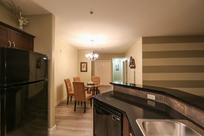 Building Photo - 2 Bed 1 Bath Unit in Red Deer, AB