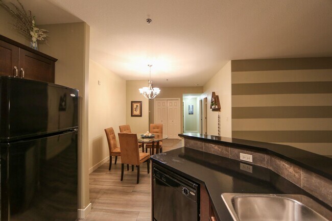 Photo du bâtiment - 2 Bed 1 Bath Unit in Red Deer, AB