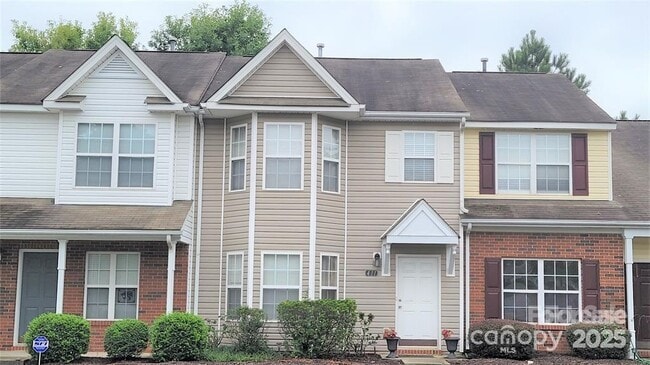 Building Photo - 411 Caddy St