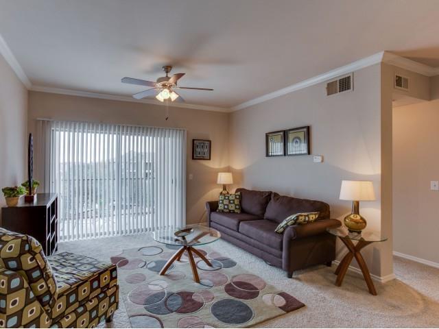 Foto del edificio - 14723 W Oaks Plaza Dr