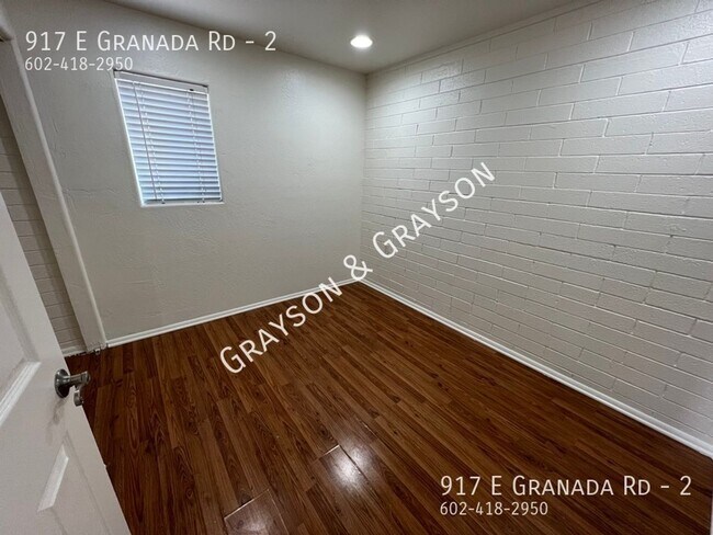 Foto del edificio - 917 E Granada Rd