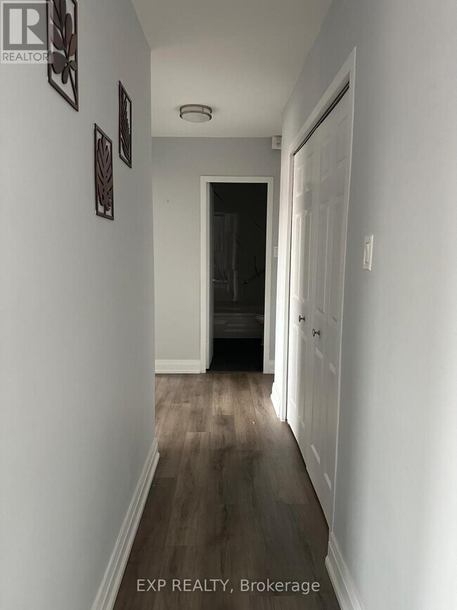 Building Photo - 579 Clare Ave