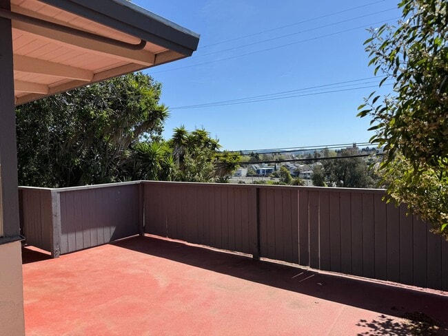 Building Photo - Welcome to this newly renovated gem locate...