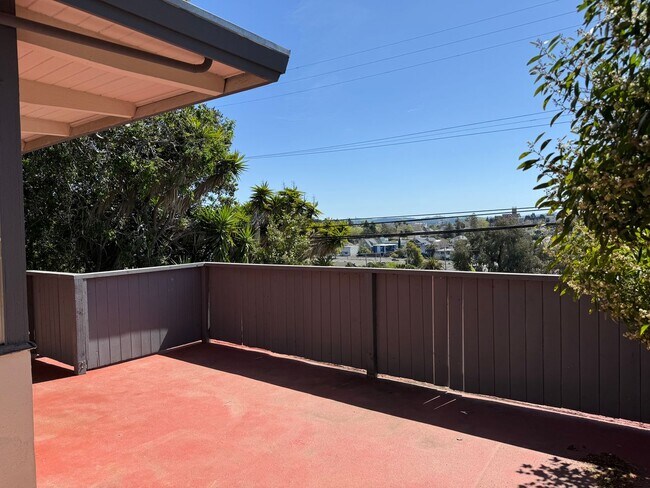 Foto del edificio - Welcome to this newly renovated gem locate...