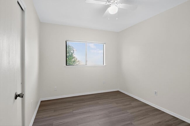 Building Photo - 1200 Keeshond Pl