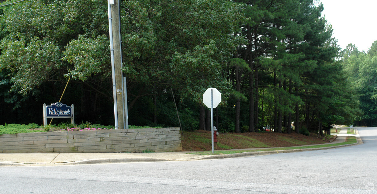 Building Photo - Valleybrook Apartments