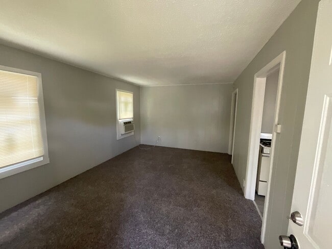 Building Photo - 532 E Boeing Dr