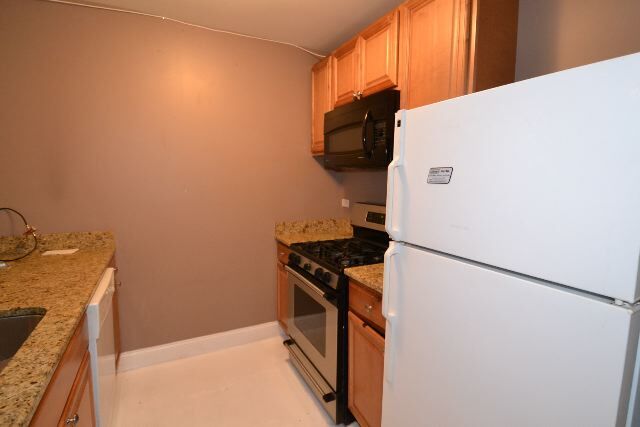 Foto del edificio - 241 W Scott St