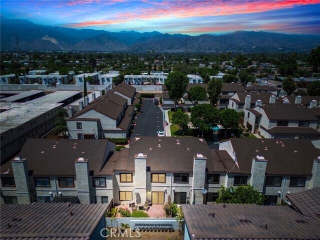 Building Photo - 821 S Cerritos Ave