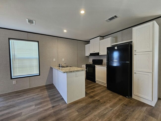 Foto del edificio - 527 Suwanee Dr