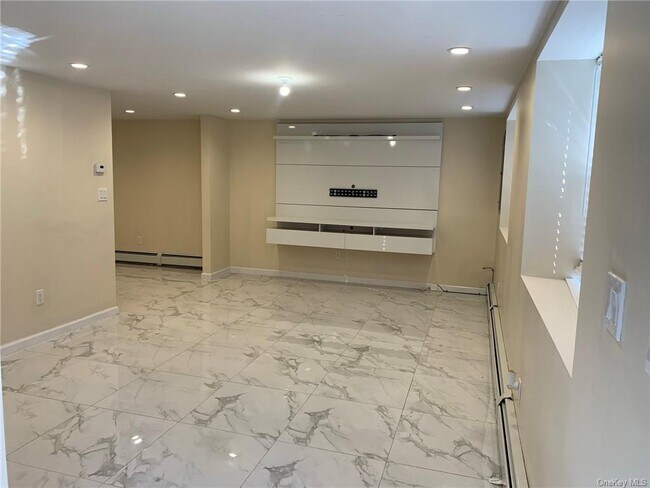 Foto del edificio - 431 Willow Grove Rd