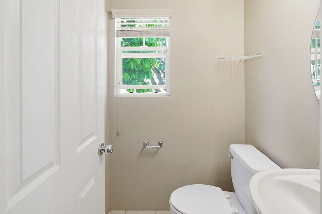 Building Photo - 3BR/2.5BA Townhome w/ 2-Car Garage & Solar – Ewa Beach