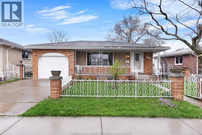 Building Photo - 10770 Eastcourt Dr