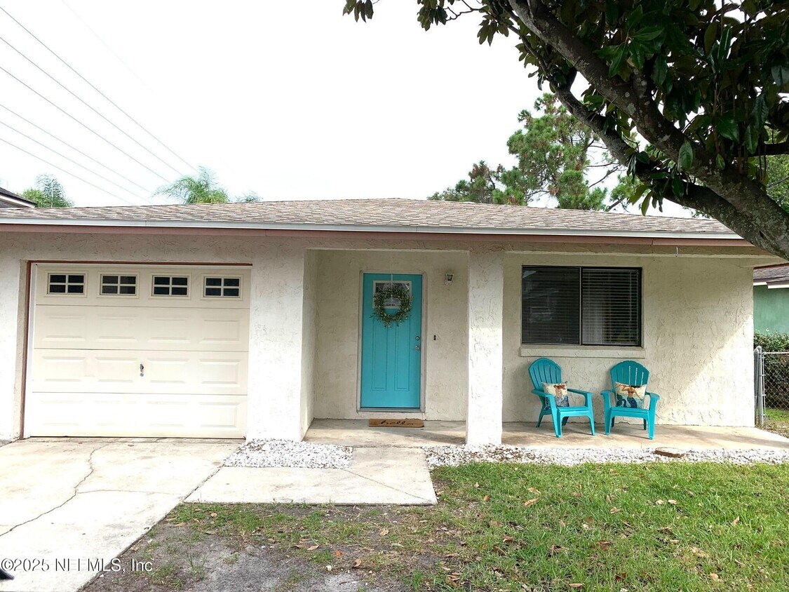 Foto principal - 823 14th Ave S