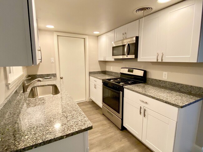 Foto del edificio - North Central New Remodel Quiet Neighborhood