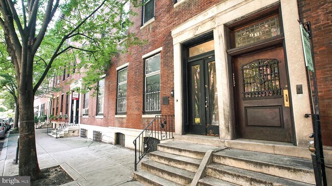Building Photo - 1818 Pine St