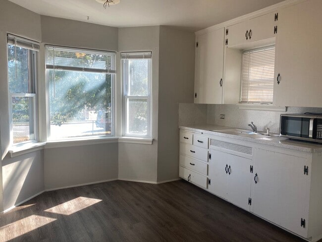 Building Photo - Central Park Home For Rent